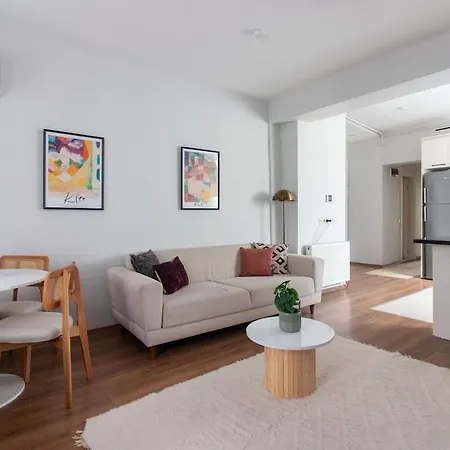 Apartamento Tastefully Designed 2br With A Lush Backyard